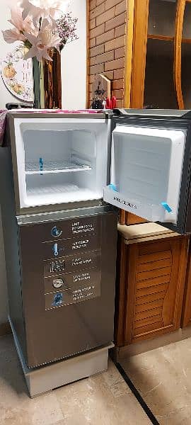 Haier Refrigerator 7 Cubic 
Model: HRF-186 EBS 5622 5