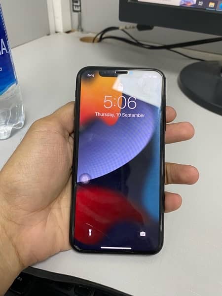 IPhone X 256GB WITH Box Approved 3