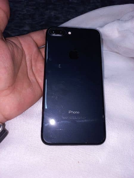 iphone 7+ 10/10 condition with original adopter urgent sale 1