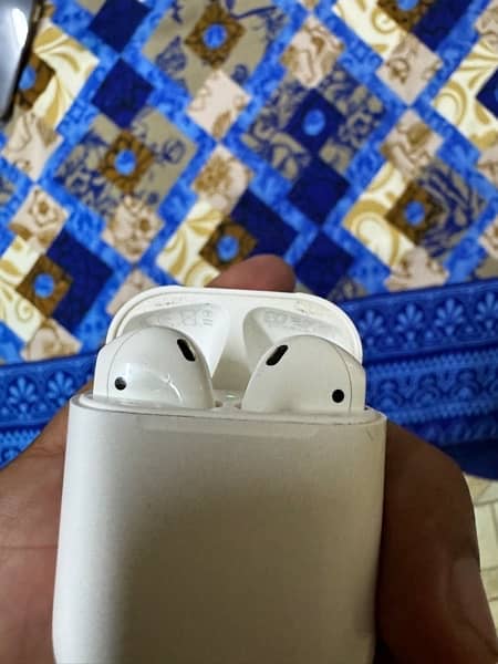 AirPods 2nd Gen 1