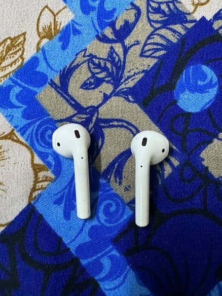 AirPods 2nd Gen 4