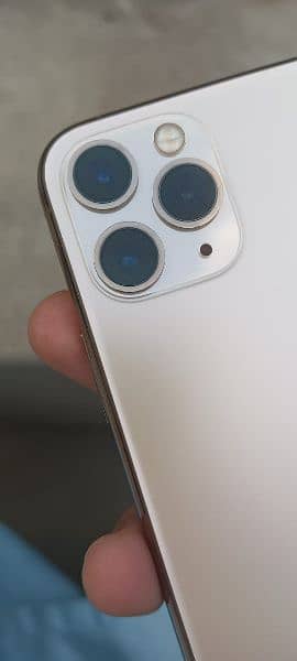 iphone 11 pro max all ok koi foult nai hai 5