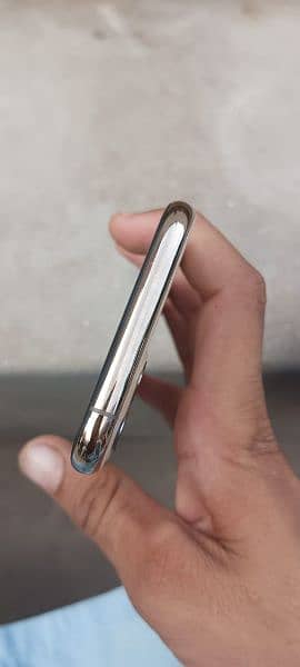 iphone 11 pro max all ok koi foult nai hai 10