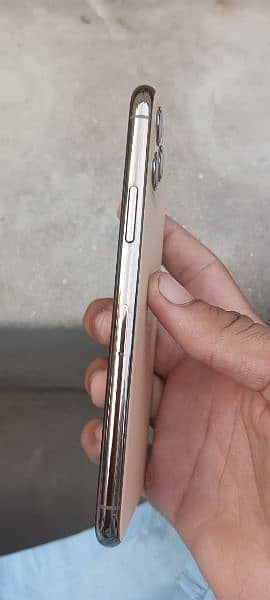 iphone 11 pro max all ok koi foult nai hai 11