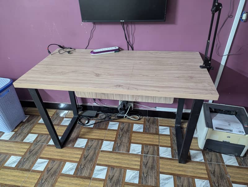 Wooden Office Workstation Table (4x2ft) 0