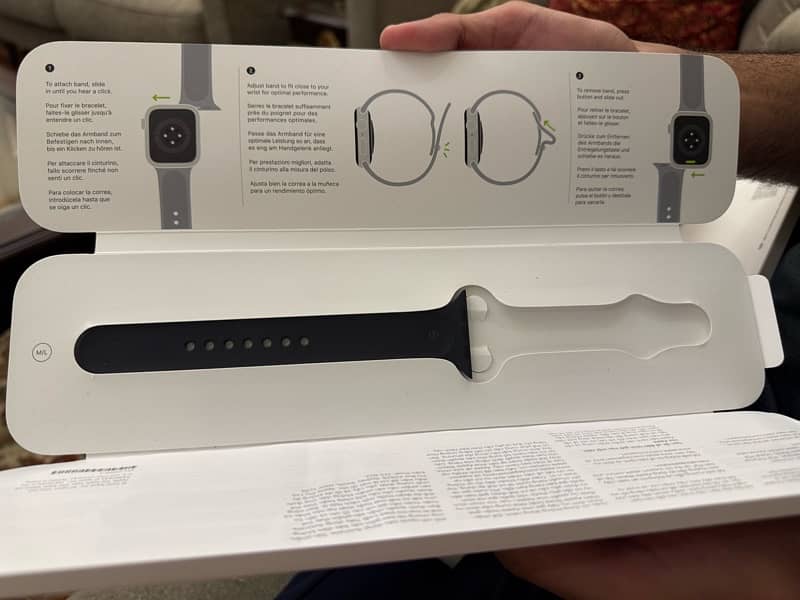 Apple Watch SE 44MM space Grey with box 4