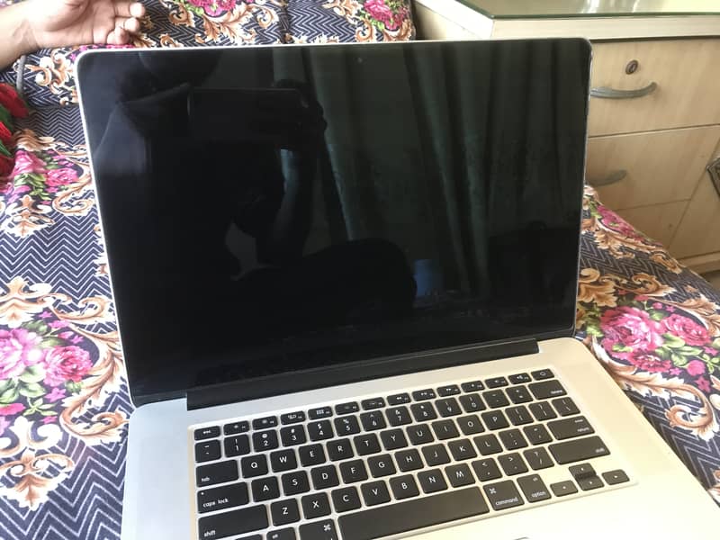 Macbook pro 2015 (core i7 + AMD Radeon MX370x dedicated gpu 1