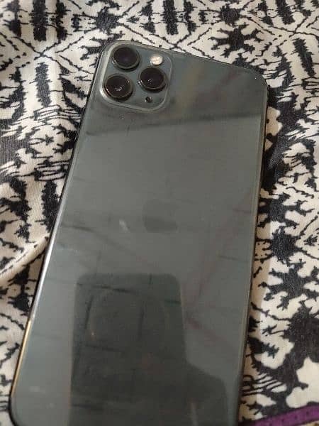 iphone 11 pro max 4