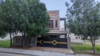 10 MARLA BRAND NEW HOUSE FOR SALE IN VERY REASONABLE PRICE