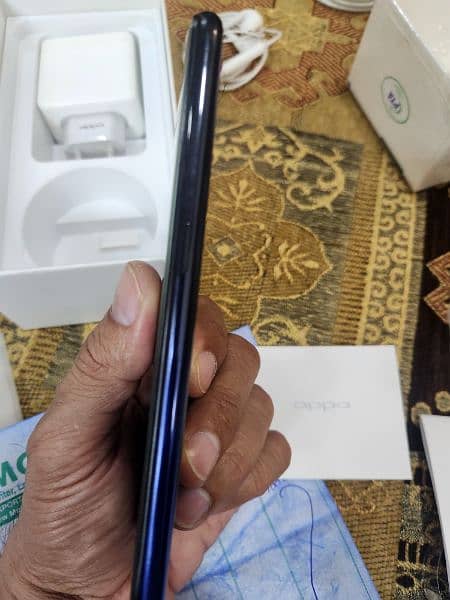 Oppo F9 4Gb 64gb 3