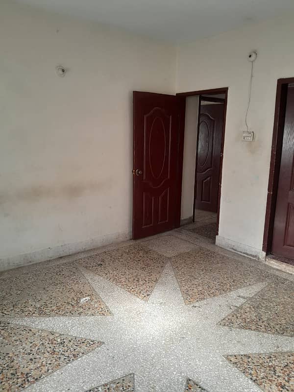 2 BED D/D FLAT FOR RENT BOUNDARY WALL APPARTMENT IN BLOCK 13-B GULSHAN E IQBAL 2