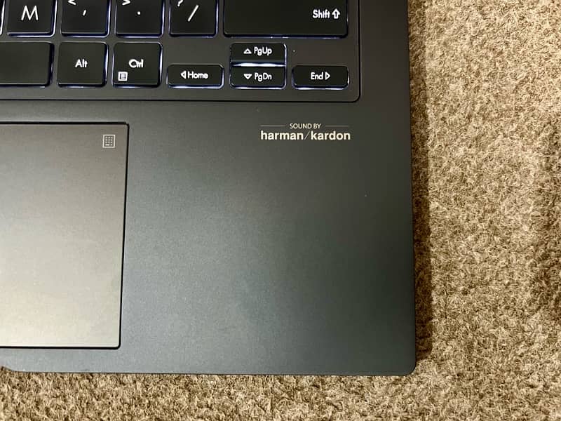 Asus Zenbook Q420 4