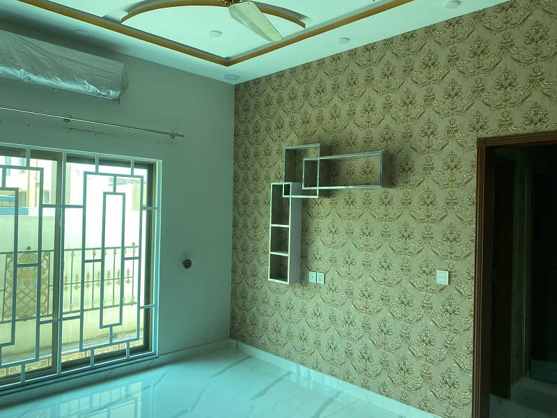 5 BEDS 10 MARLA BRAND NEW HOUSE FOR RENT LOCATED BAHRIA ORCHARD LAHORE 3