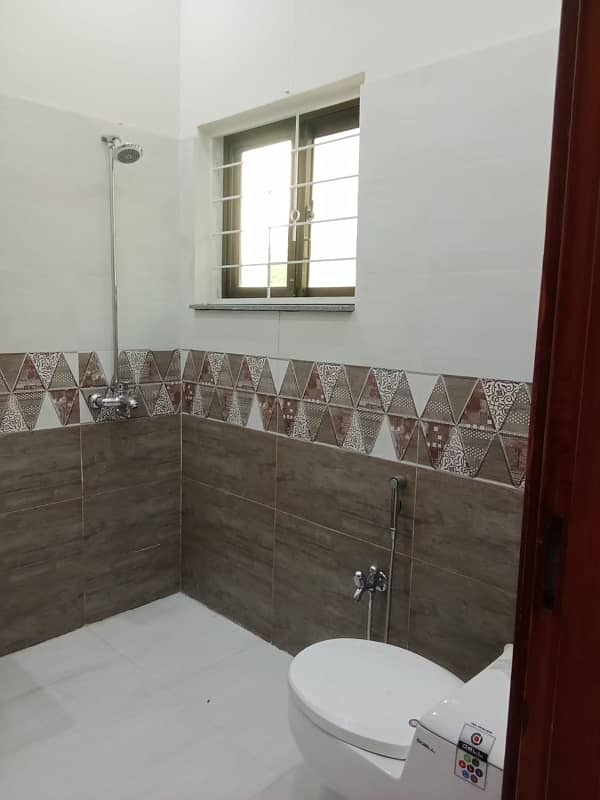 3 BEDS BRAND NEW 10 MARLA BRAND NEW UPPER PORTION FOR RENT LOCATED IN BAHRIA ORCHARD LAHORE 11