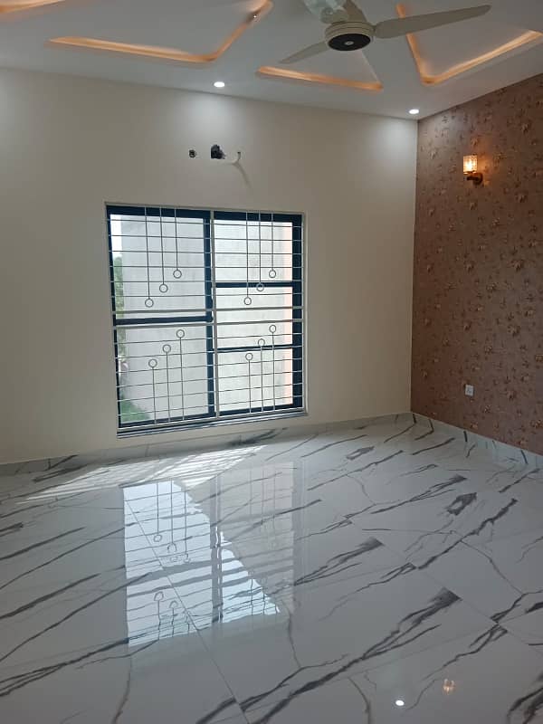 4 BEDS 8 MARLA BRAND NEW HOUSE FOR RENT LOCATED BAHRIA ORCHARD LAHORE 17