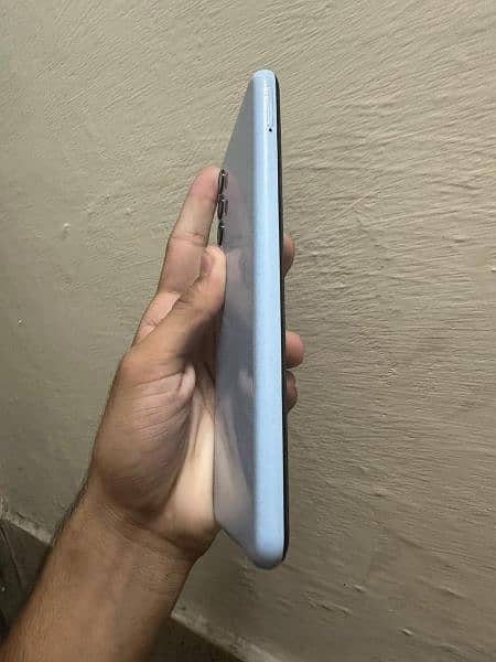 Samsung a13 with box 4/64 urgent sale 2