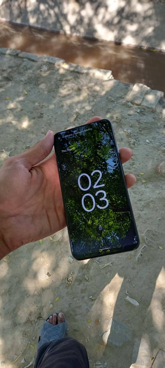 Phone : Google Pixel 4a5g 3