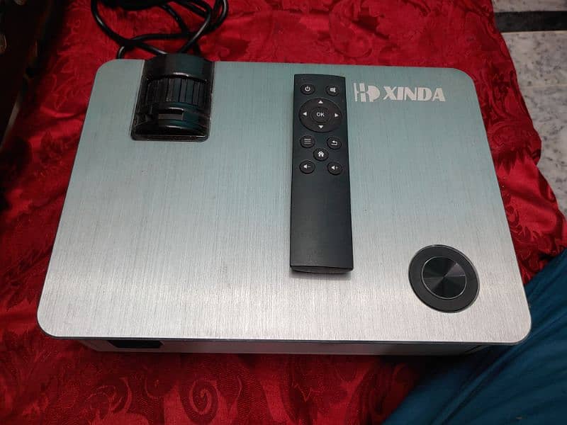 Xinda HD Projector 2