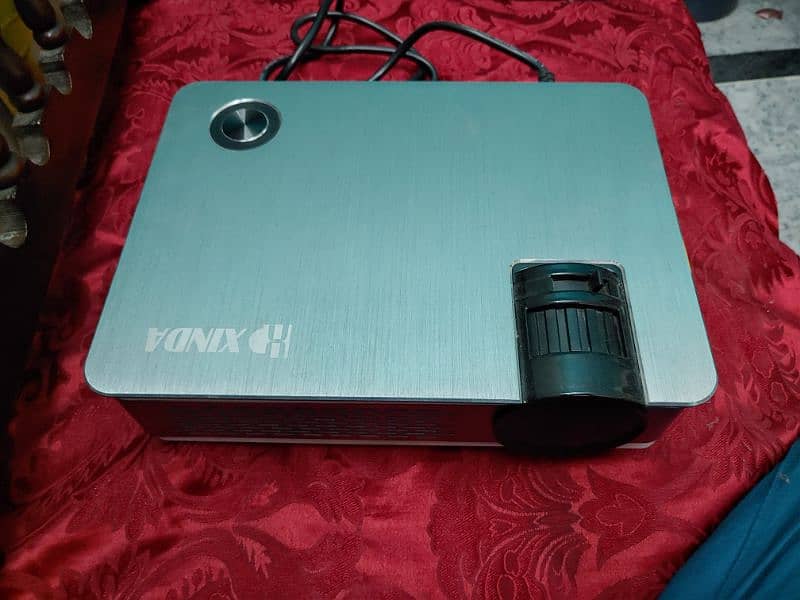 Xinda HD Projector 4