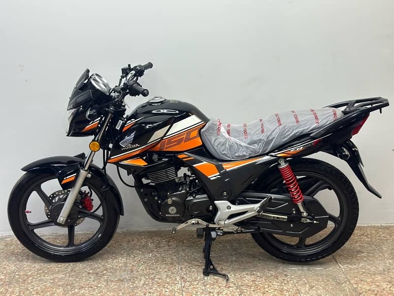 honda cb150f 2021 model ( 6000 km used ) 2