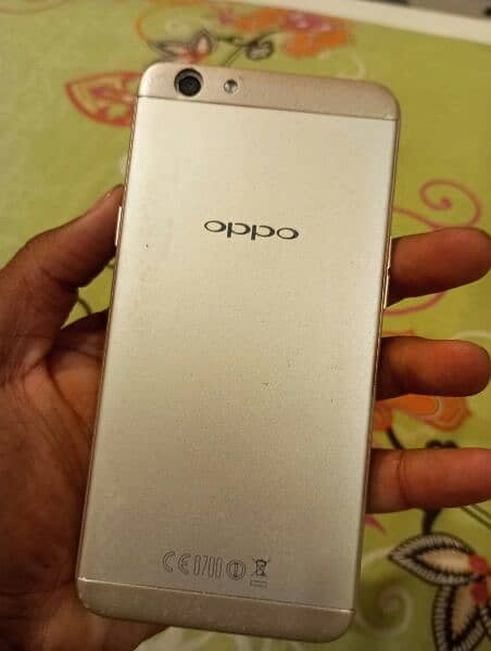 OPPO F1S 3