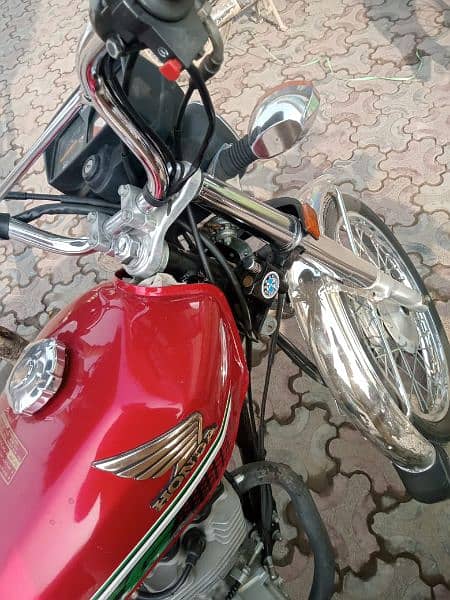 Honda 125cg complete file all ok contact only watsap 03226783290 0