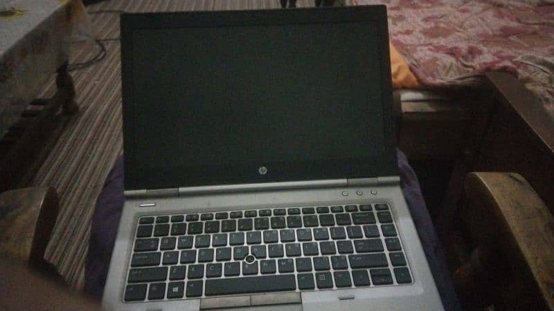 hp elite book 8740p 1