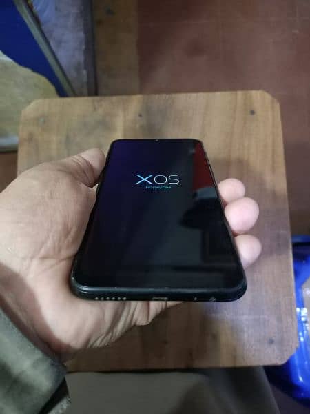 Infinix Hot 8 lite 2 32 4