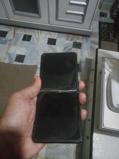 Samsung z flip. . 8/256gb. . pta approved. . panel damage. .