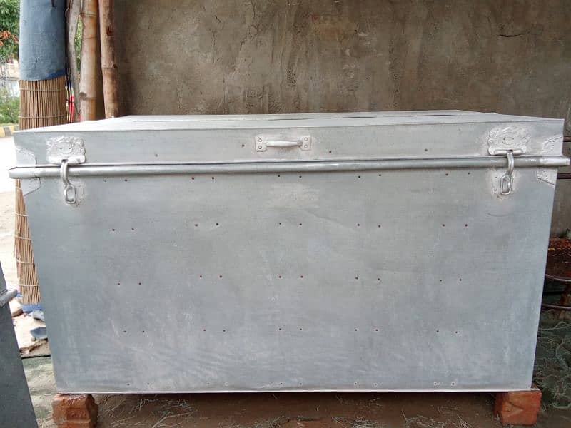 5 foot Paiti Trunk Available for sale in very Cheap Rates 4