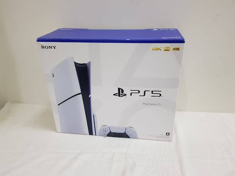 Playstation 5 PS5 with Two Controllers and 6 Games 4