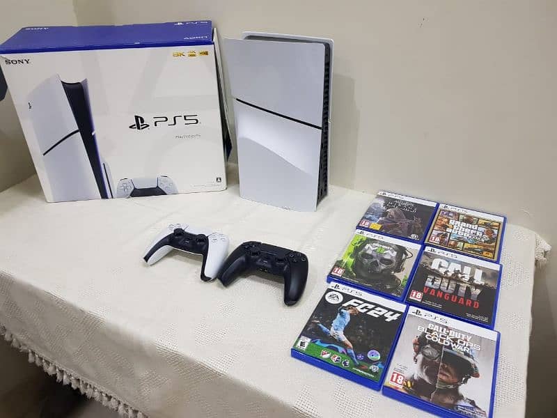 Playstation 5 PS5 with Two Controllers and 6 Games 8