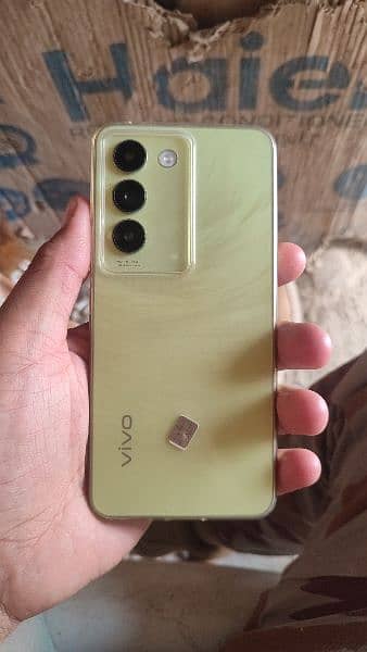 vivo Y 100 0