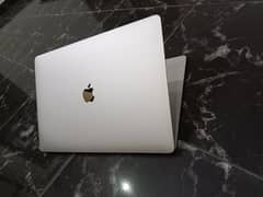 MacBook pro (15.4inch_2017) Core_i7, 16/512 SSD