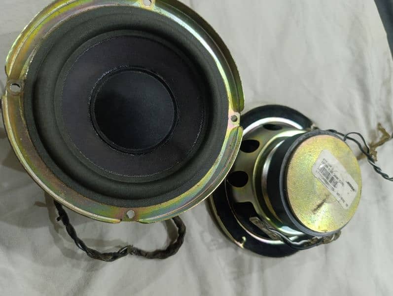 American Bose speakers 0