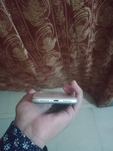 IPhone 11 iv For Sale 3