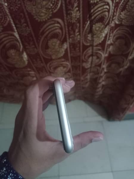 IPhone 11 iv For Sale 4