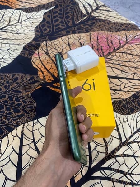 realme 6i 4-128 2