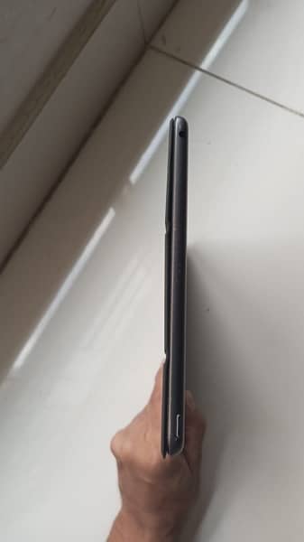 Apple Ipad 9th gen wifi  9.5/10 condition 2