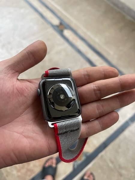 Apple Watch Series 4 44mm 3