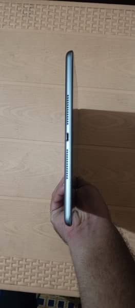 iPad 9th generation 64gb 4