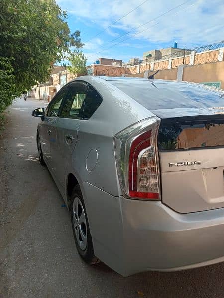 Toyota Prius 2013/2018 reg ISB 7