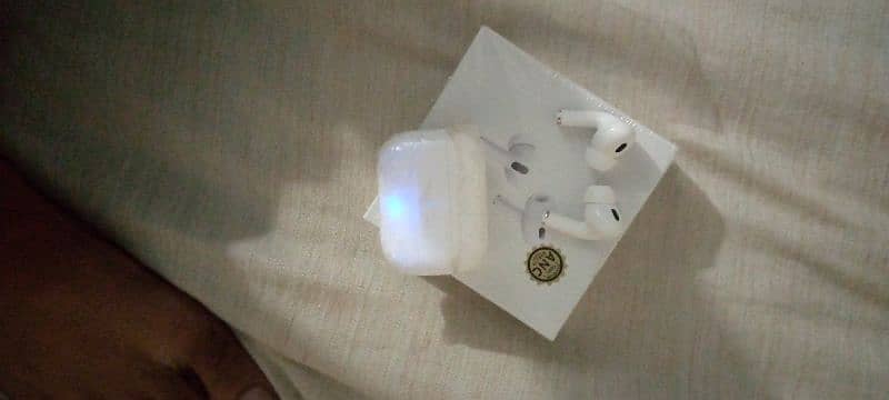 airpod 2nd generation he 3 days used 1