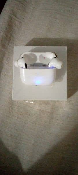 airpod 2nd generation he 3 days used 3