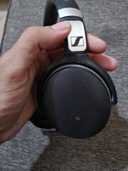 Sennheiser headphone 4.50 BTNC noise cancellation 2