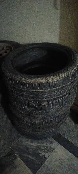 Dunlop tyres in good condition 6o to 70% 0