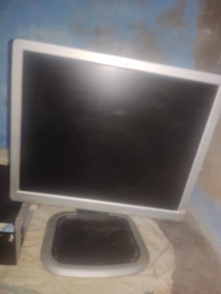 HP LCD WITH INTEL CPU 5