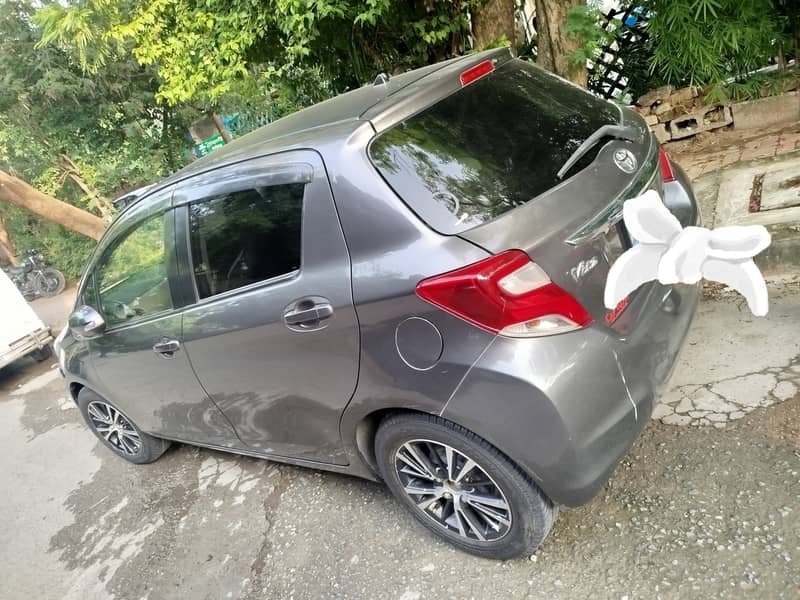 Toyota Vitz 2014 F1.0 9