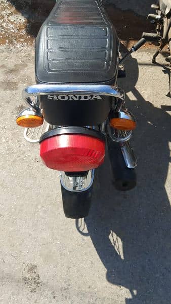 Honda  125 Model 2023 3