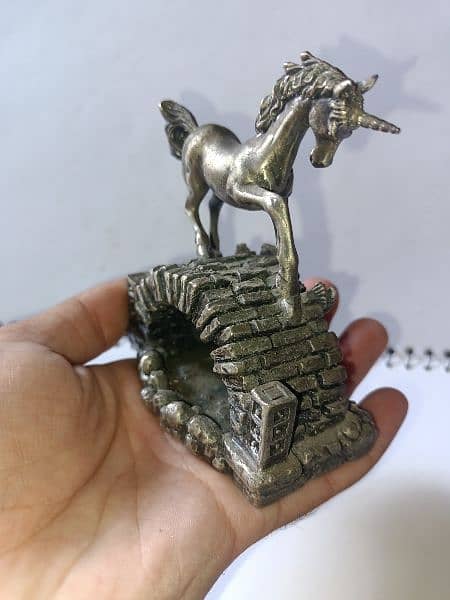 Unicorn Of The Bridge TUDOR MINT Pewter Figure 2